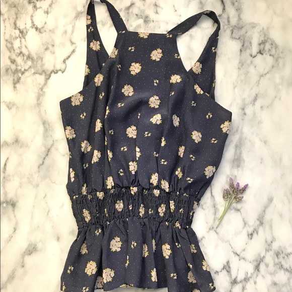 Jenny Han Women’s Sleeveless Silk Top - Picture 6 of 7